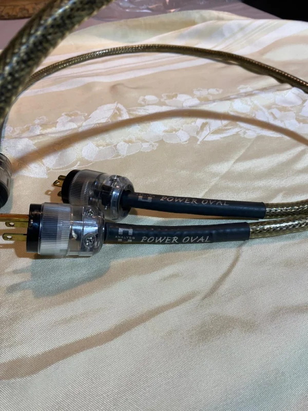 Transparent Power Oval Analysis en Cables y Conectores Cables de corriente - foto 3