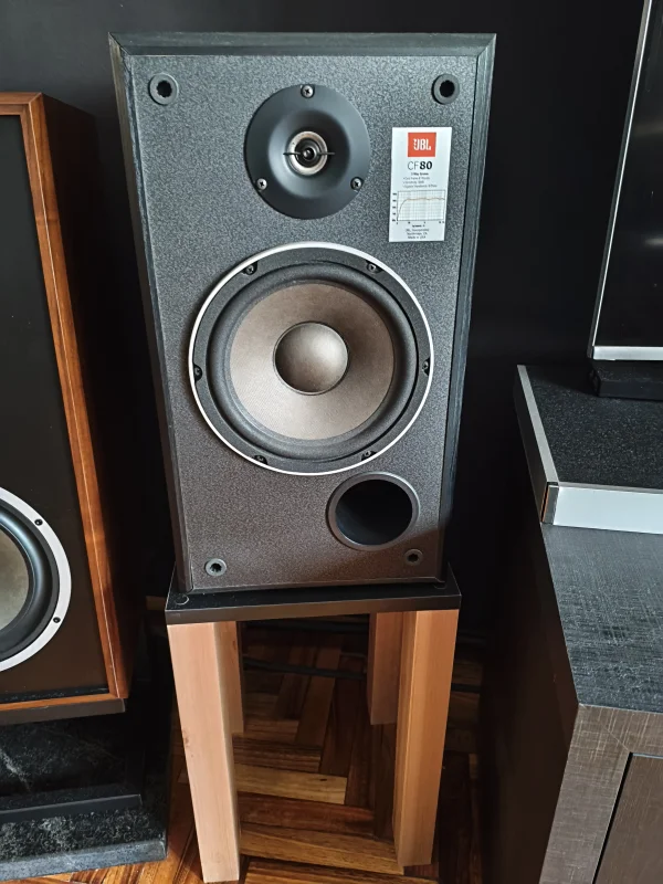 KLH Five en Parlantes Columnas - foto 6