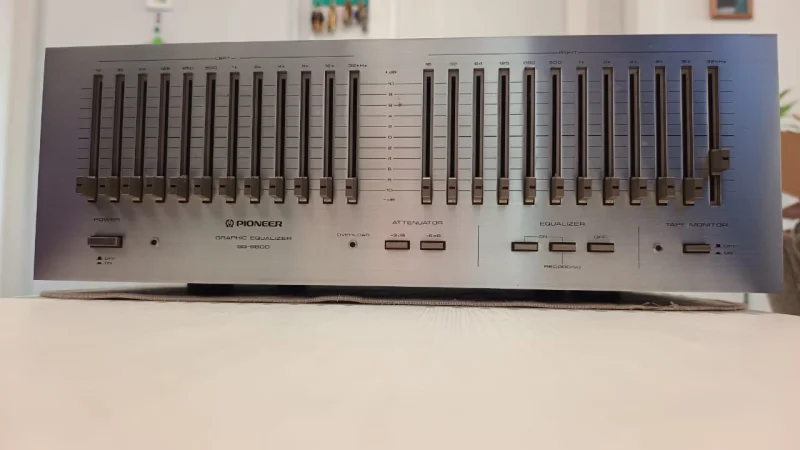 Pioneer SG-9800 en Amplificadores y Receivers Preamplificadores - foto 4