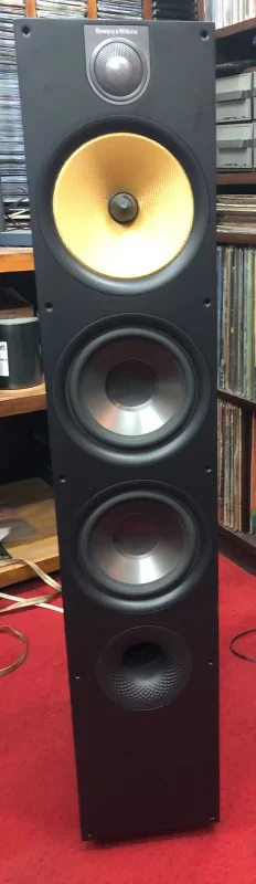B&W (Bowers & Wilkins) 683 s2 en Parlantes Columnas - foto 1