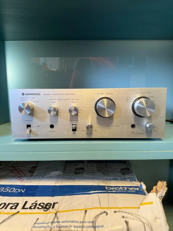 Kenwood KA-305 en Amplificadores y Receivers Amplificadores integrados - foto 1